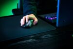 Razer Naga V2 HyperSpeed Belaidė žaidimų pelė RF Wireless+Bluetooth, 30000 DPI, Juoda - Image 11